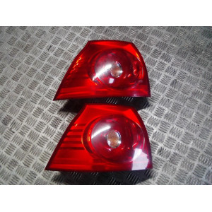 VW GOLF V HB LAMPA TYŁ LEWA