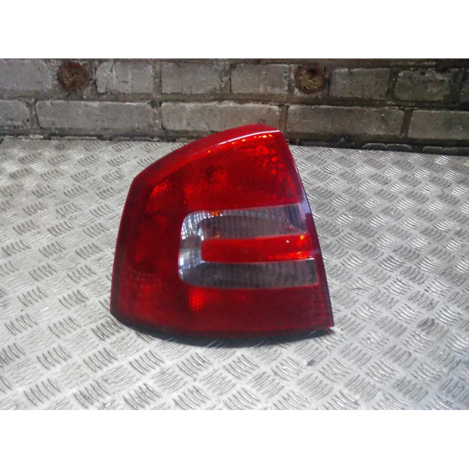 SKODA OCTAVIA II HB LAMPA TYŁ LEWA/ PRAWA