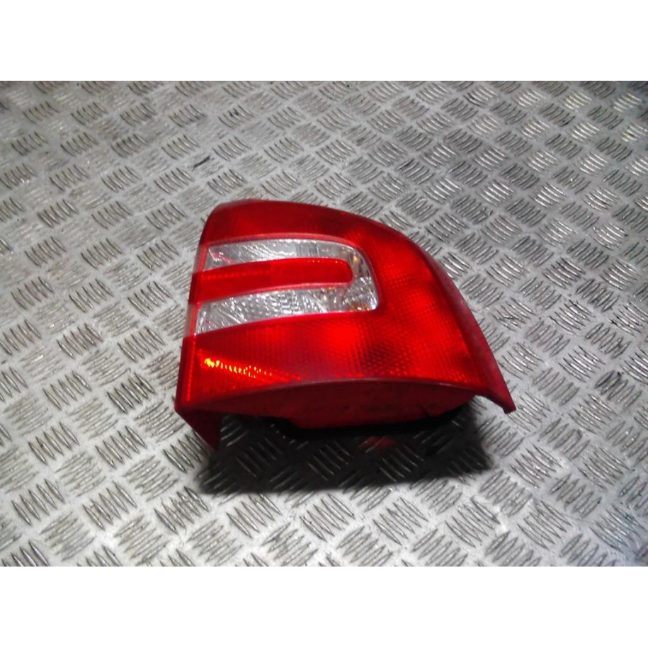 SKODA OCTAVIA II KOMBI LAMPA TYŁ PRAWA/ LEWA