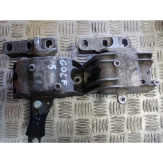 VW GOLF V 1.9 TDI ŁAPA SILNIKA