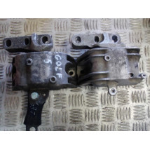 VW GOLF V 1.9 TDI ŁAPA SILNIKA