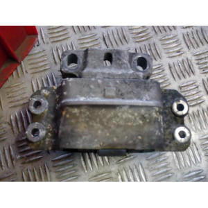 VW GOLF V 1.9 TDI ŁAPA SILNIKA