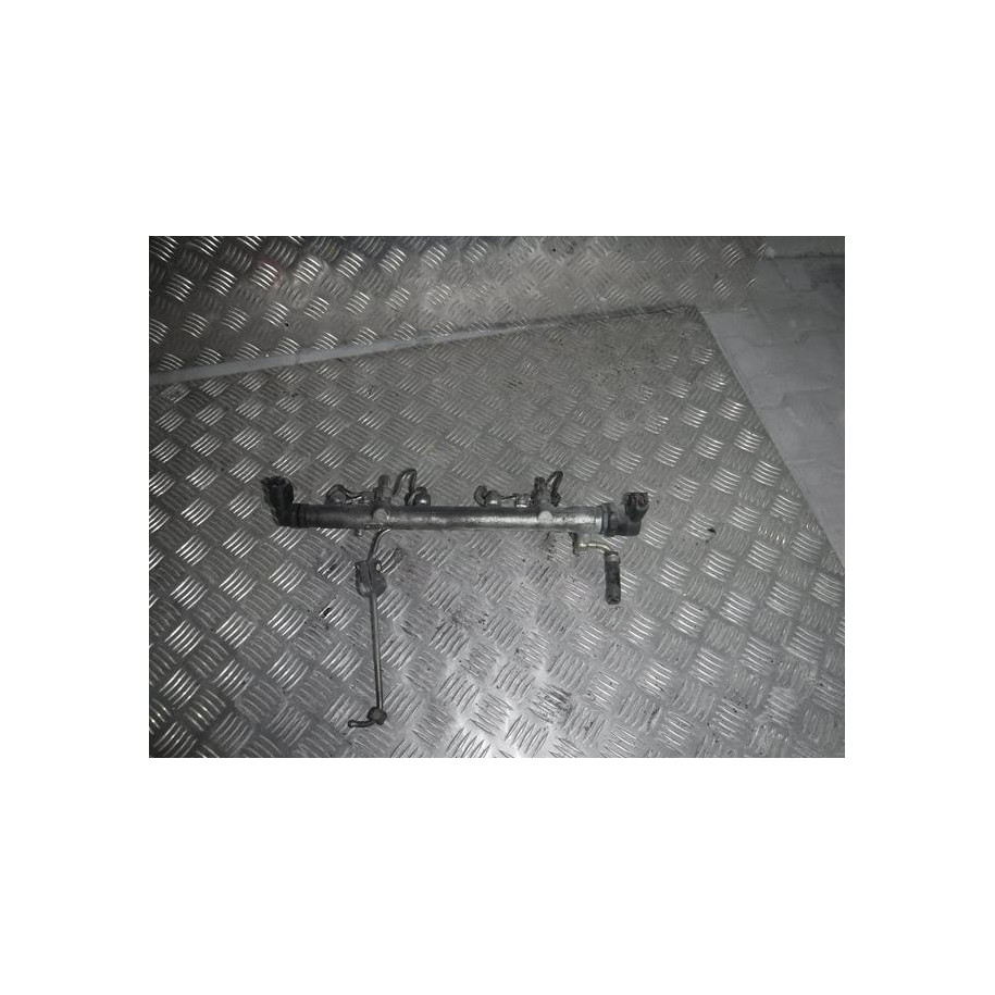 LISTWA WTRYSKOWA BMW E87 E90- 7787164