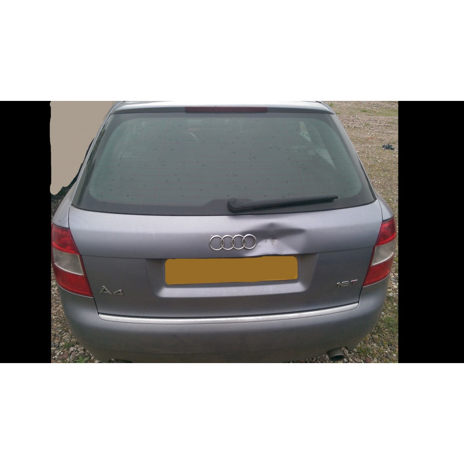 AUDI A4 B6 KOMBI ZDERZAK TYŁ  LY7H 1.8 T