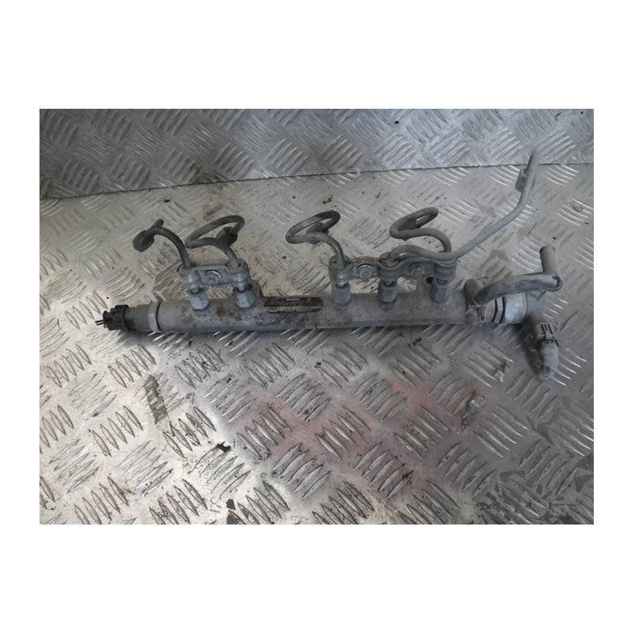 TOYOTA YARIS II 1.4 D4D LISTWA WTRYSKOWA  0445214133