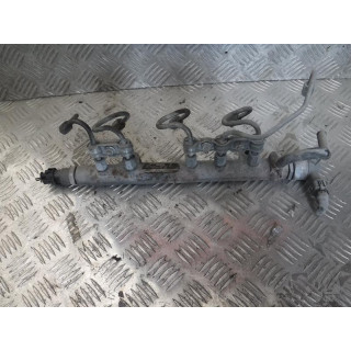 TOYOTA YARIS II 1.4 D4D LISTWA WTRYSKOWA  0445214133