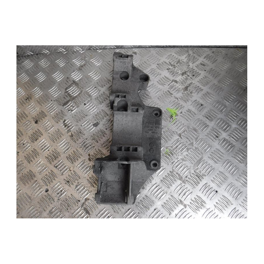 AUDI VW ŁAPA WSPORNIK MOCOWANIE- R045903143C