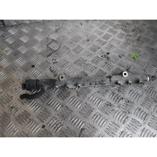 VOLVO 2.4 LISTWA WTRYSKOWA- 0445215023