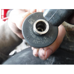 OPEL 1.9 WTRYSKIWACZ- 0445110165- CENA ZA SZTUKĘ